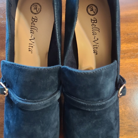 Bella Vista shoes printing is only in one of the shoe's bottom - Picture 4 of 9